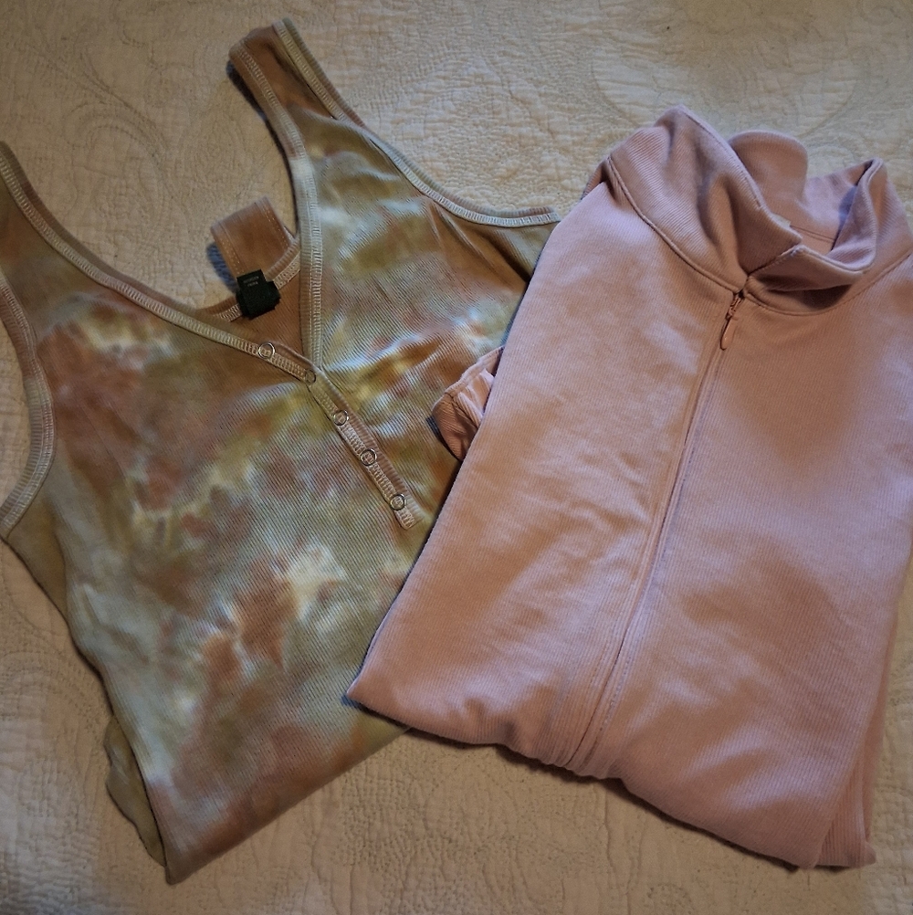 Body Suit Bundle Of Two Long Sleeve FASHION NOVA & WILD FABLE TIE DYE RIB TEE.